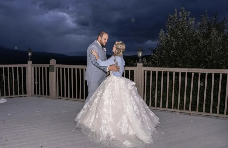 Justin and Jennifer celebrating their first dance